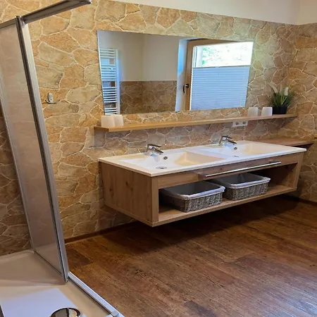 House In With Panoramic Views *