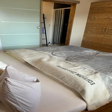 House In With Panoramic Views Hébergement de vacances Zell am Ziller