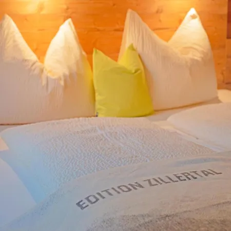 House In With Panoramic Views Zell am Ziller