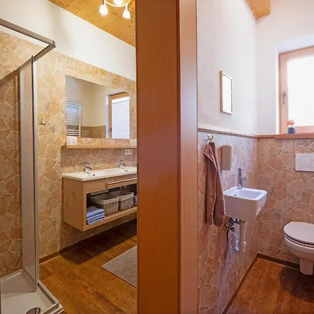 House In With Panoramic Views بيت للعطل
